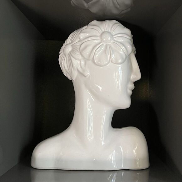DAISY Head Face Ceramic Bust Figural Statue Figurine White Floral Etched Elegant - Picture 1 of 17